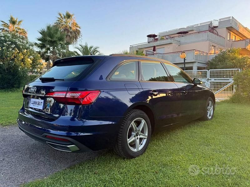 Usata Audi A4 Business 136 CV (100 kW) 2022 Blu Station wagon