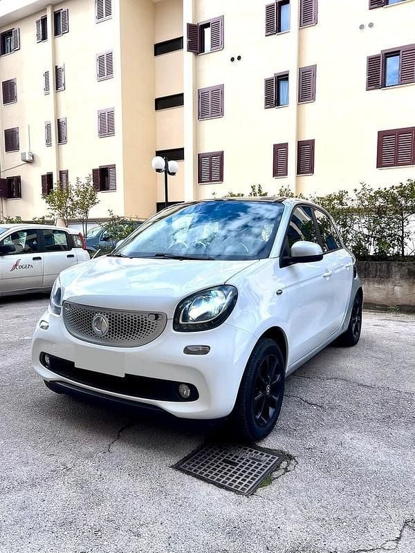 Bianco Usata 2015 Smart ForFour Passion Utilitaria | 6999 € (Buon prezzo) - Immagine 1/4