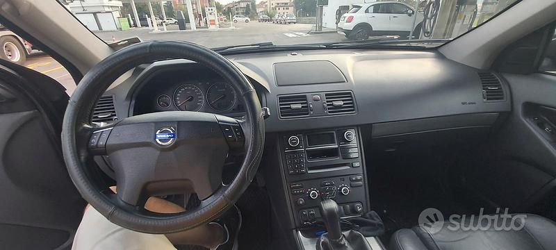 Usata Volvo XC90 185 CV (136 kW) 2006 Nero SUV