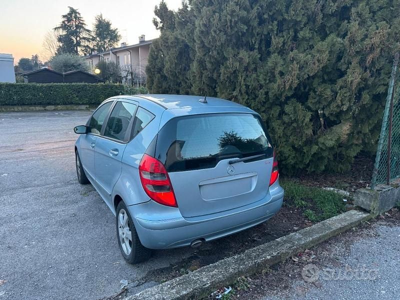 Usata Mercedes A180 Avantgarde 109 CV (80 kW) 2008 Grigio Berlina