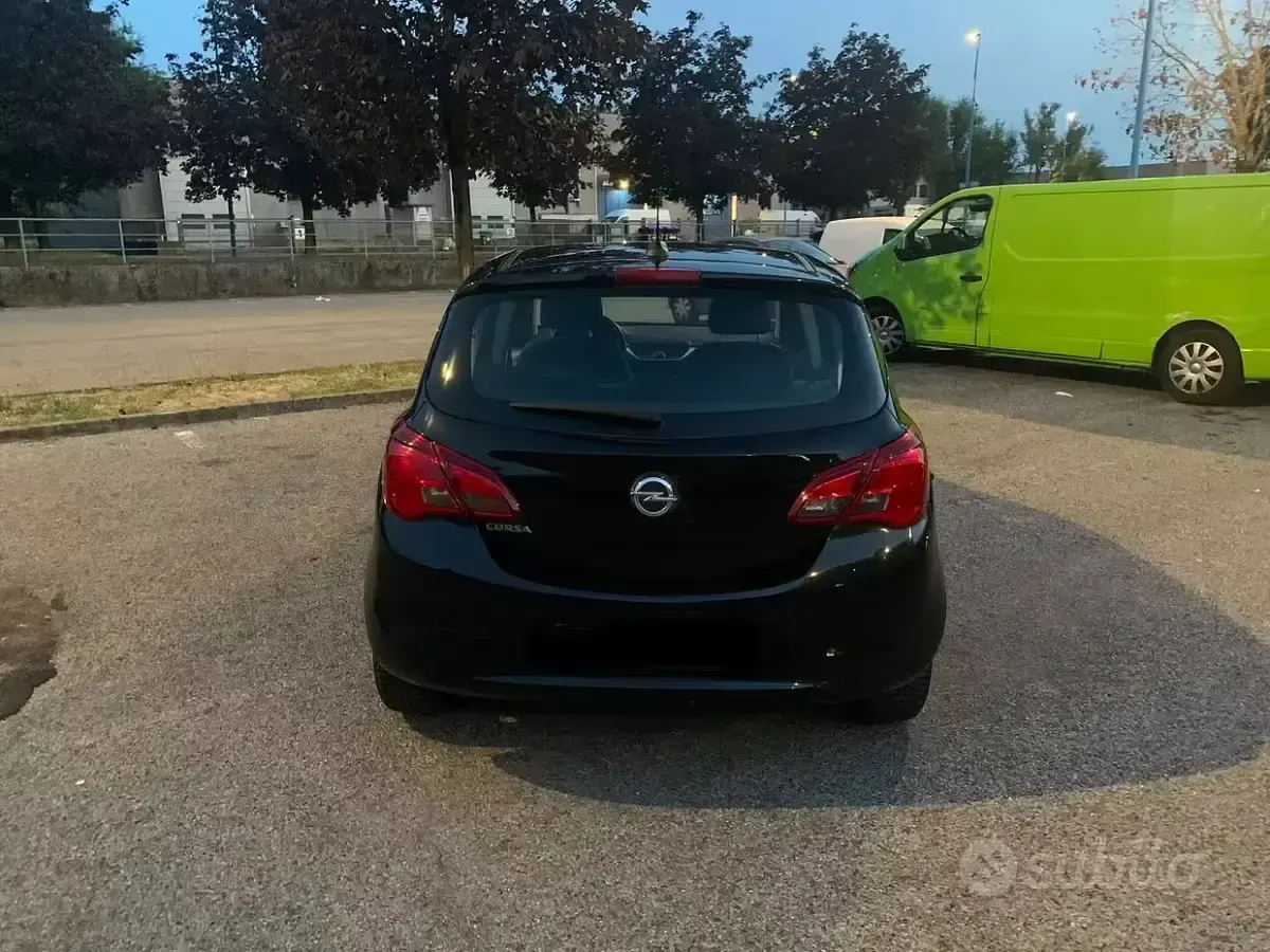 Usata Opel Corsa 90 CV (66 kW) 2017 Nero Utilitaria