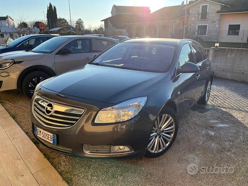 Usata Opel Insignia 160 CV (117 kW) 2012 Grigio Station wagon