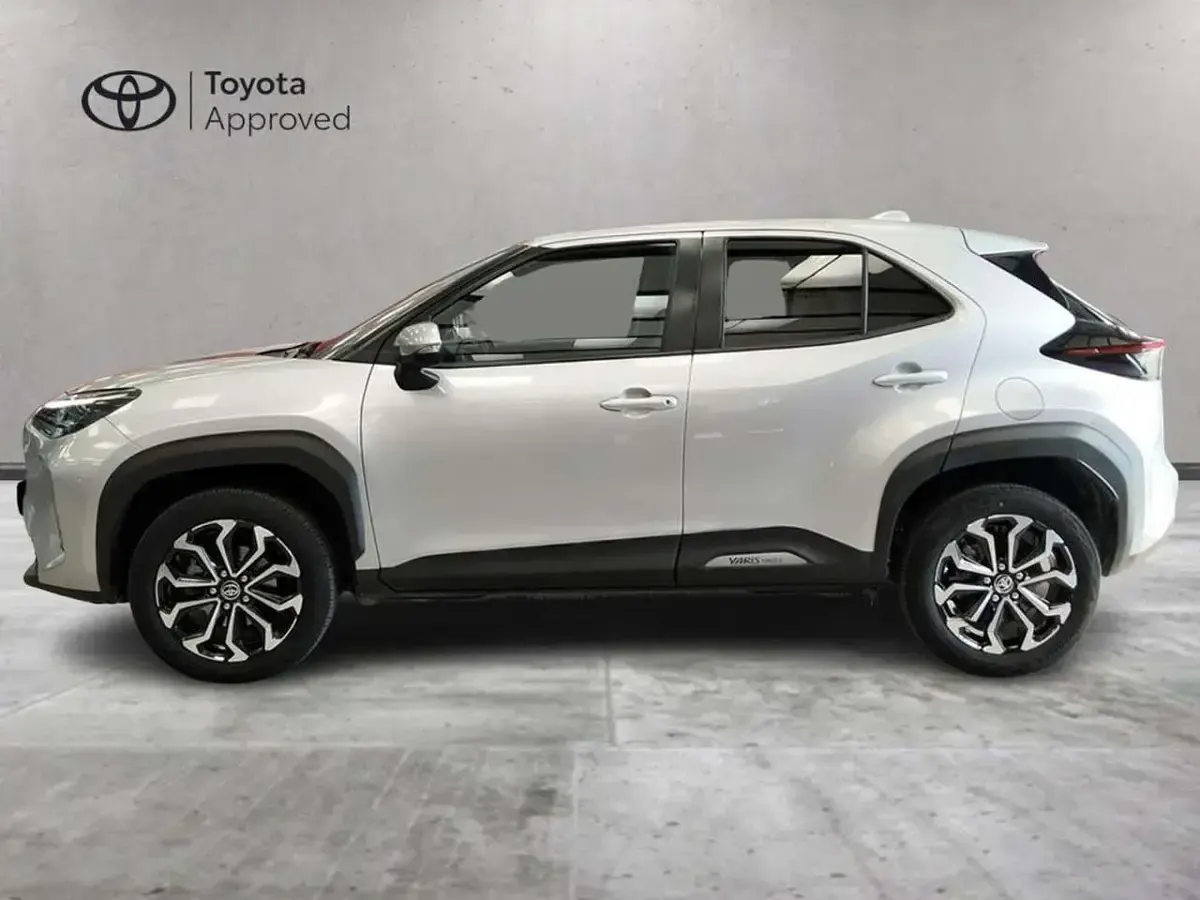 Usata Toyota Yaris Cross Trend 116 CV (85 kW) 2022 Argento SUV