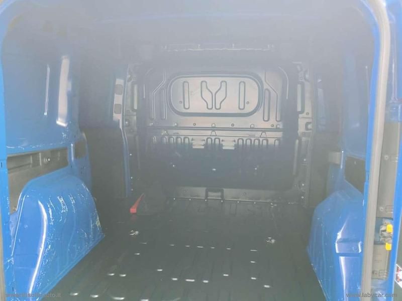 Usata Fiat Doblò 105 CV (77 kW) 2018 Blu/azzurro Monovolume