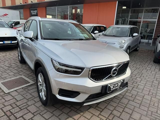 Usata Volvo XC40 Momentum 2018 Argento SUV
