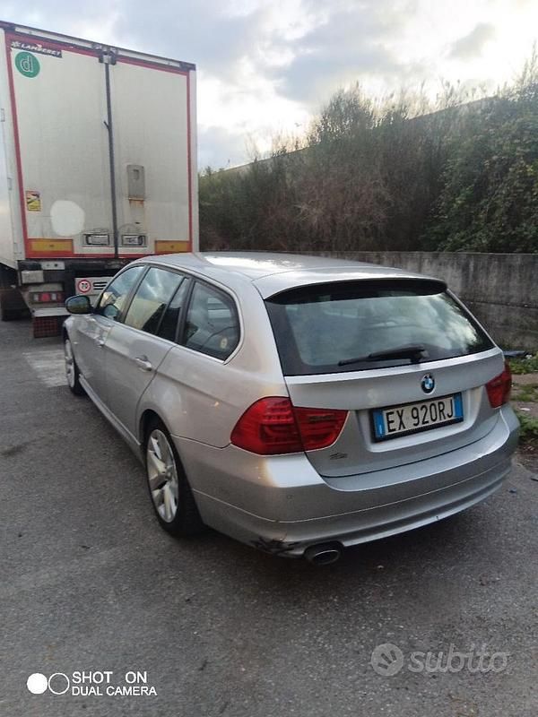 Usata BMW 318 143 CV (105 kW) 2011 Grigio Station wagon