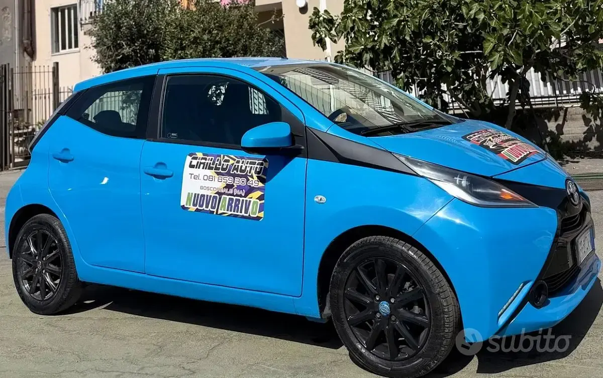Usata Toyota Aygo 69 CV (50 kW) 2016 Bluazzurro Utilitaria