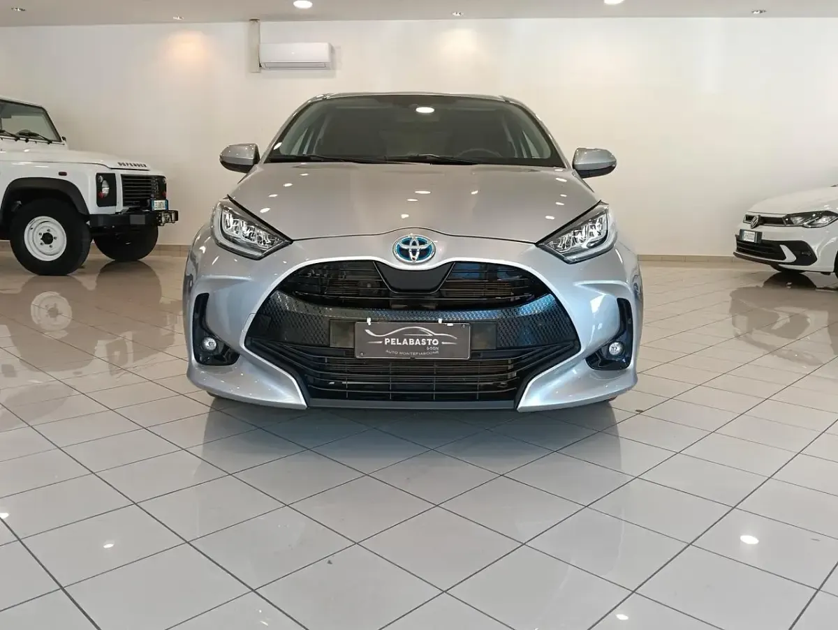 Usata Toyota Yaris Trend 92 CV (67 kW) 2024 Arancione Utilitaria