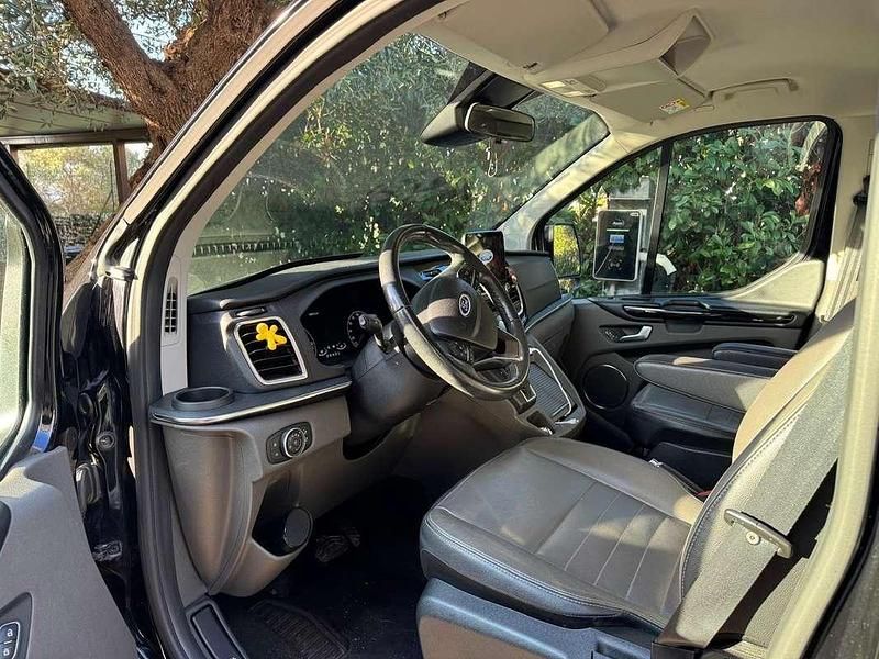 Usata Ford Tourneo Custom Titanium 83 CV (61 kW) 2020 Nero Furgone