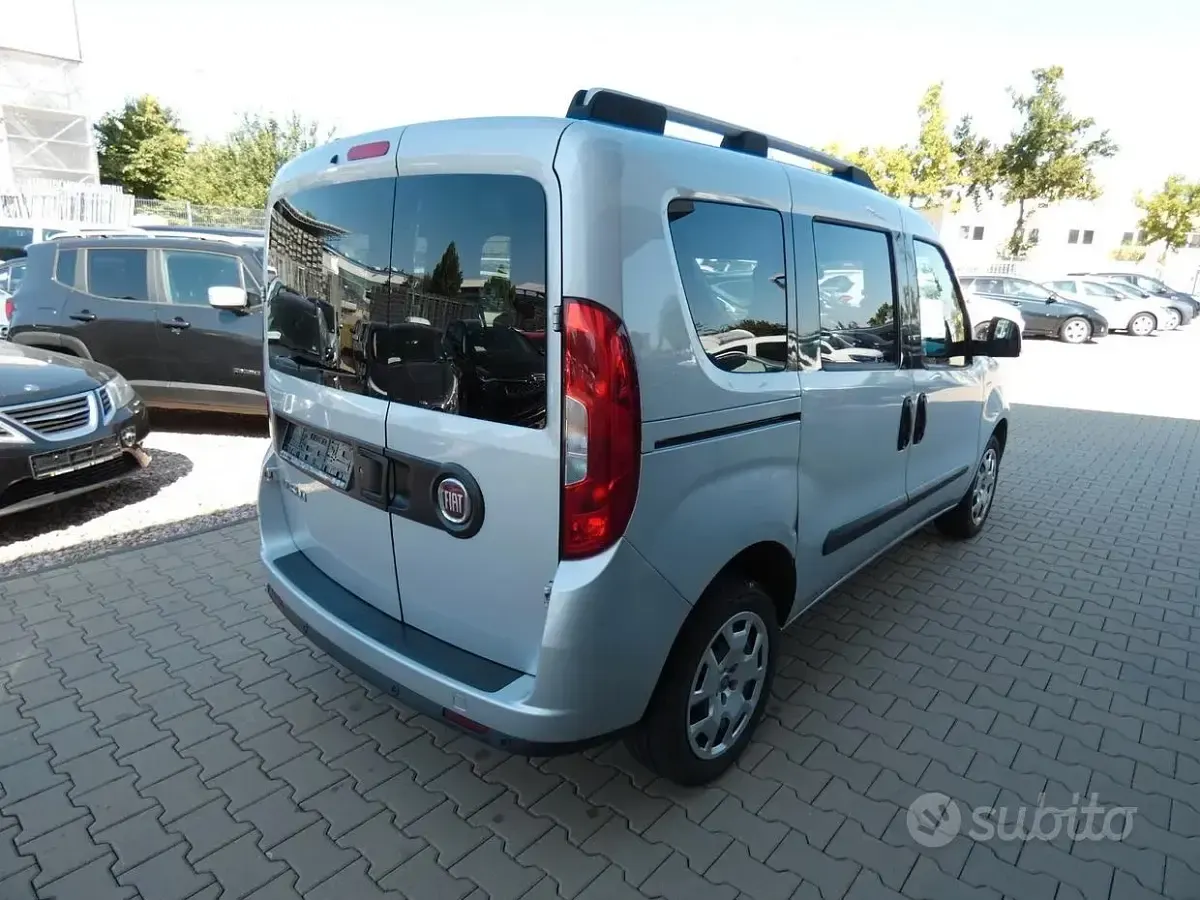 Usata Fiat Doblò 95 CV (69 kW) 2015 Grigio Monovolume