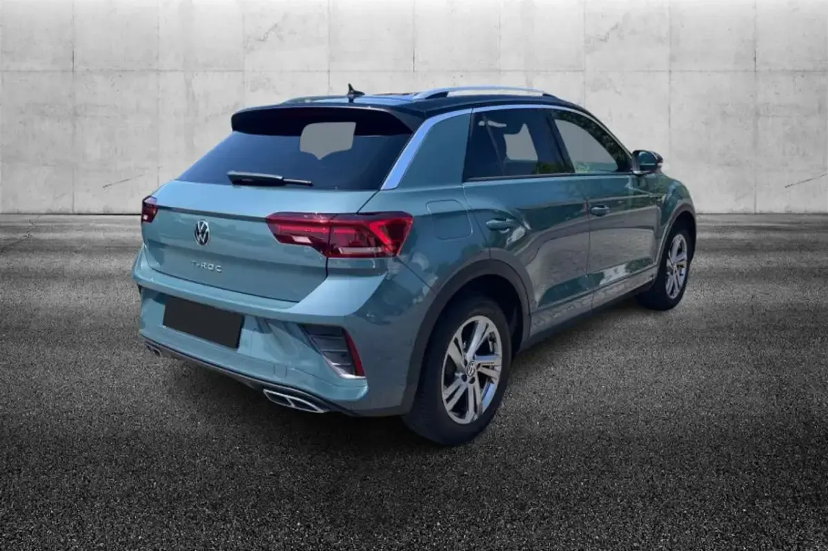 Usata VW T-Roc R-line 150 CV (110 kW) 2023 Blu/azzurro SUV