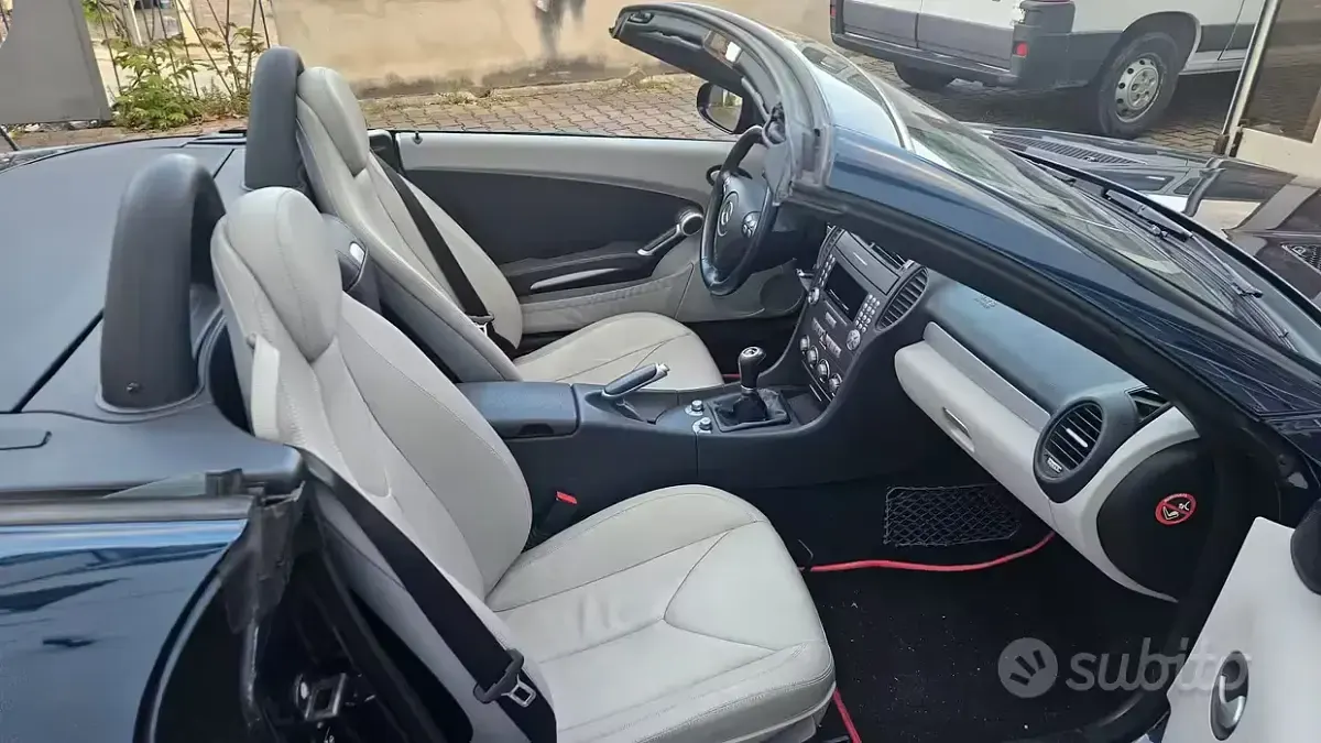 Usata Mercedes SLK200 163 CV (119 kW) 2004 Bluazzurro Cabrio