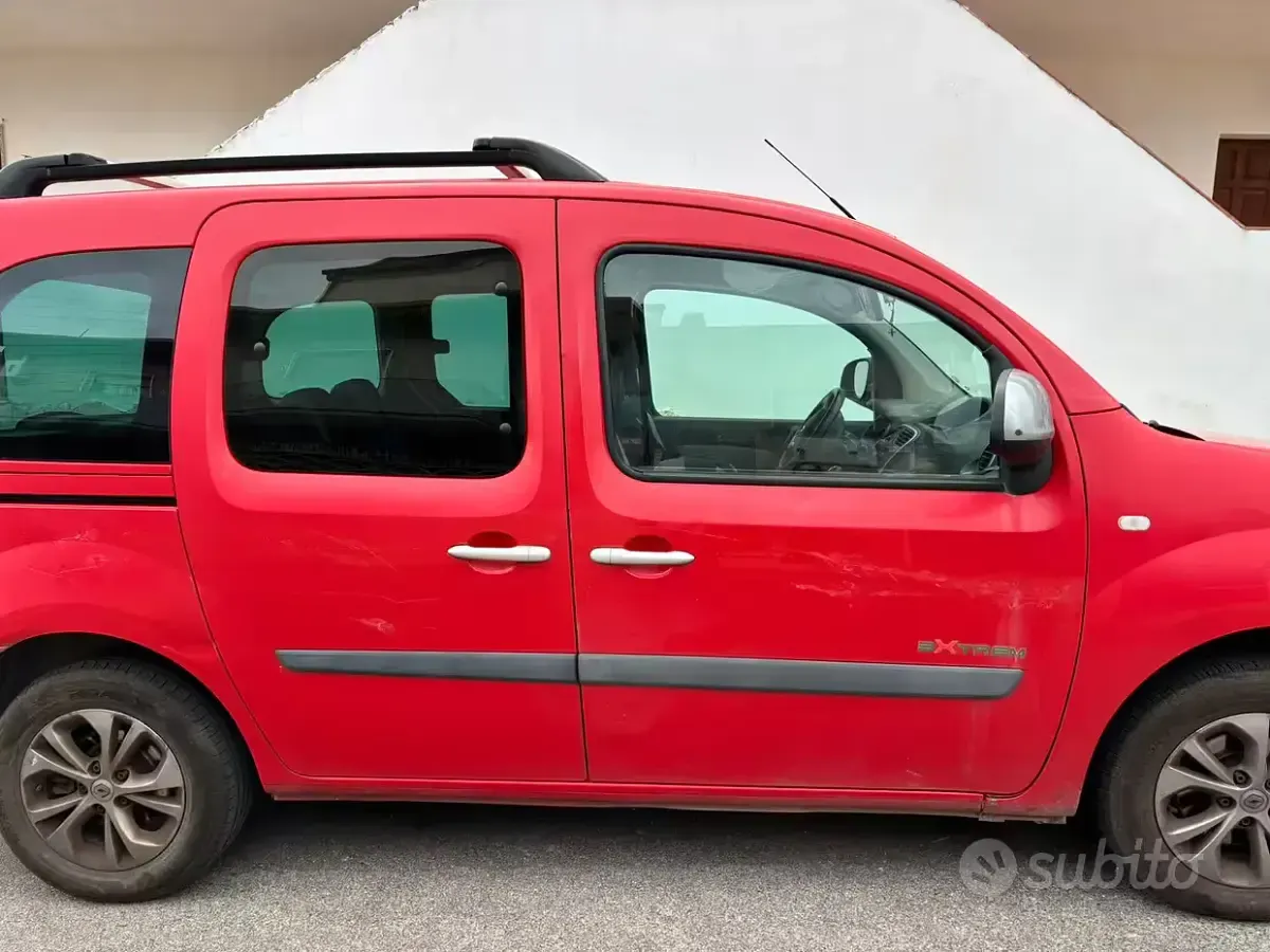 Usata Renault Kangoo 90 CV (66 kW) 2014 Arancione Monovolume