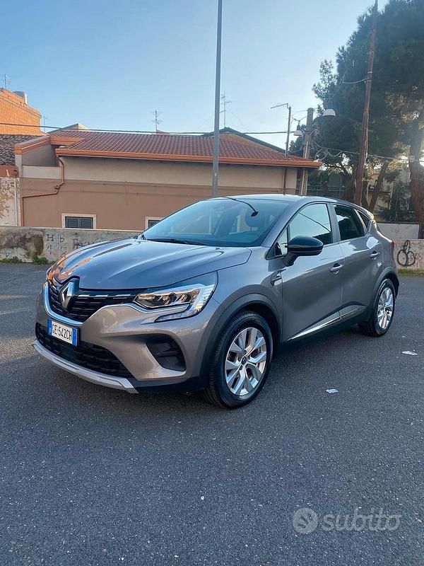 Usata Renault Captur Intens 116 CV (85 kW) 2021 Grigio SUV
