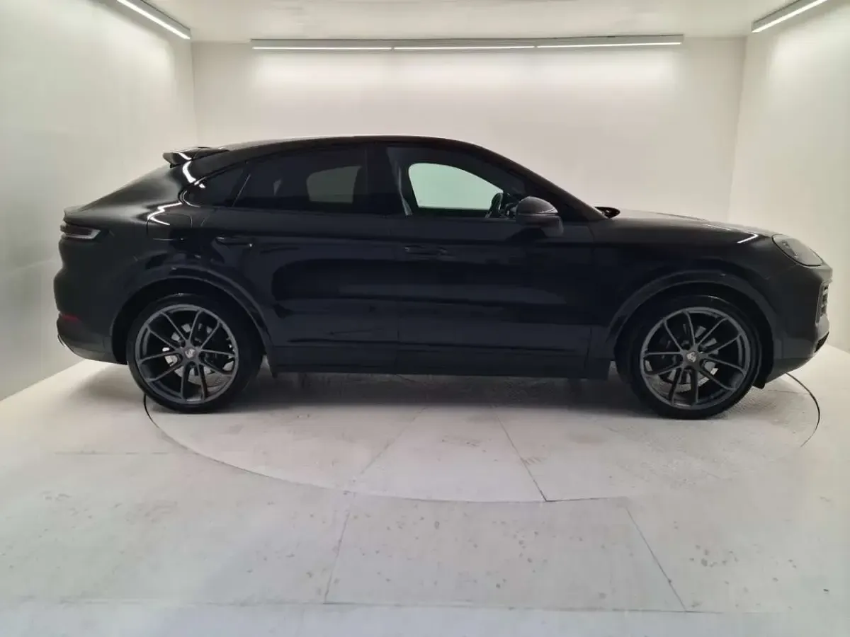 Usata Porsche Cayenne 354 CV (260 kW) 2023 Grigio SUV