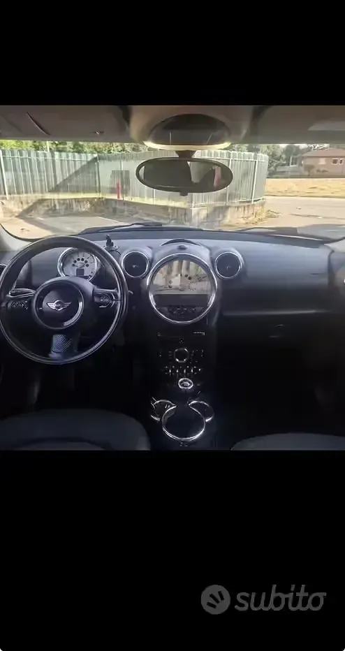 Usata Mini Cooper D 111 CV (81 kW) 2012 Nero Utilitaria