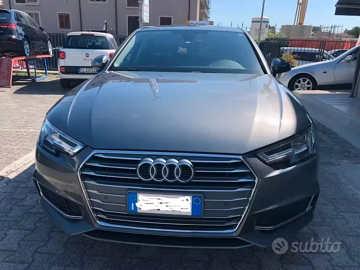 Usata Audi A4 122 CV (89 kW) 2019 Grigio Berlina