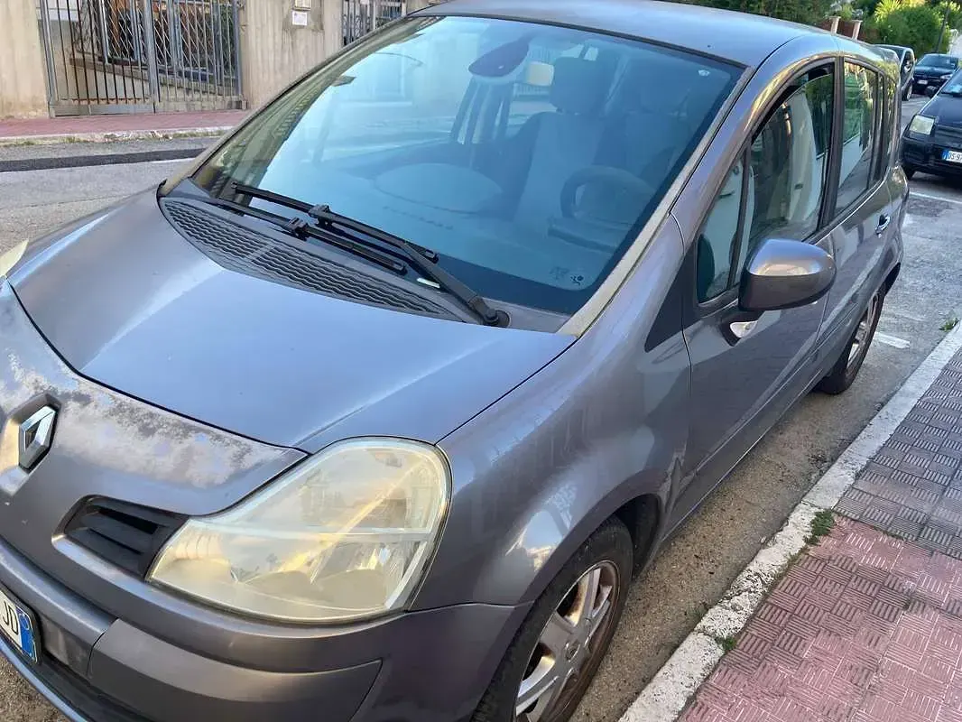 Usata Renault Grand Modus Dynamique 106 CV (77 kW) 2009 Bronzo Monovolume