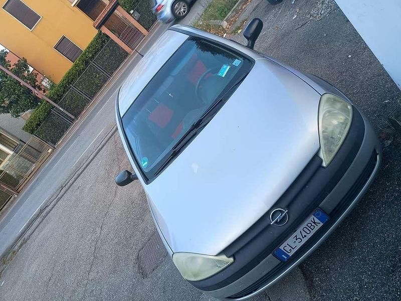Usata Opel Corsa Comfort 58 CV (42 kW) 2002 Utilitaria