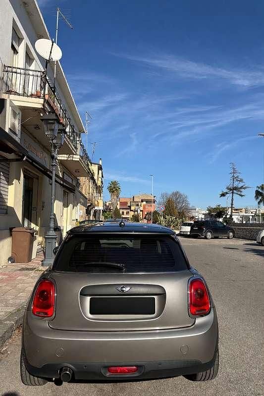 Usata Mini ONE 75 CV (55 kW) 2017 Grigio Utilitaria
