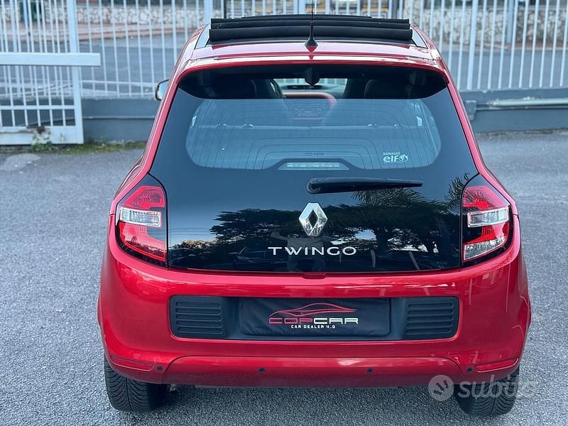 Usata Renault Twingo SE 70 CV (51 kW) 2015 Rosso Utilitaria