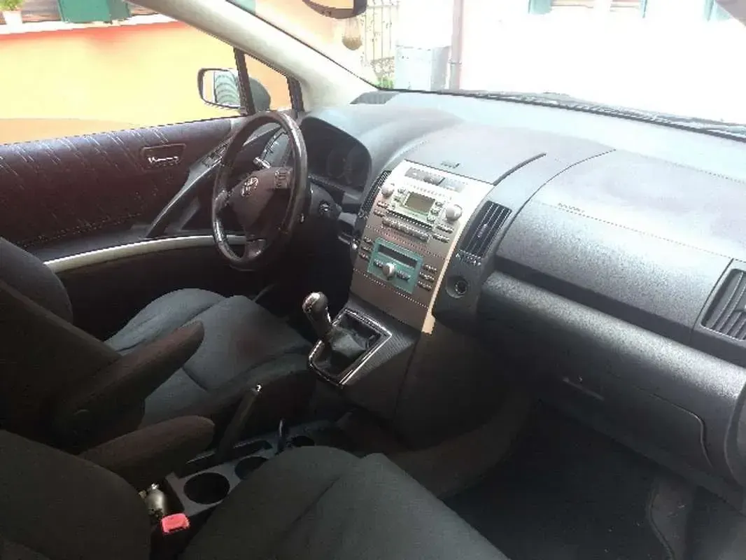 Usata Toyota Corolla Verso Sol 136 CV (100 kW) 2007 Grigio Monovolume