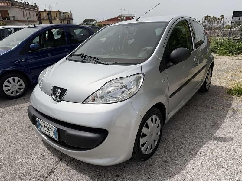 Gebraucht Peugeot 107 54 PS (39 kW) 2009 Grau Kleinwagen