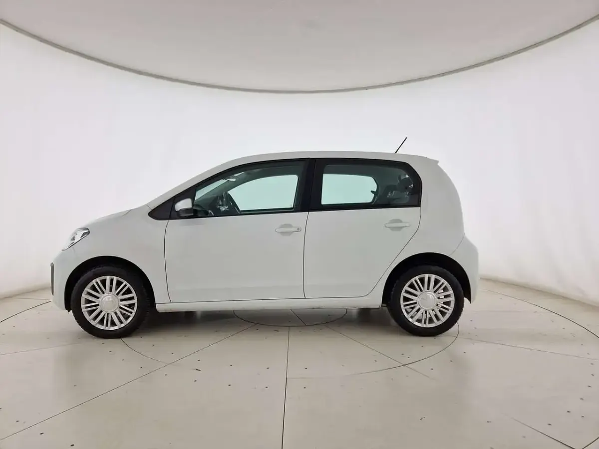 Usata VW up! Move 65 CV (47 kW) 2023 Pure white Utilitaria