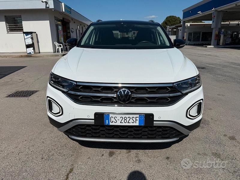 Usata VW T-Roc R-line 150 CV (110 kW) 2024 Bianco SUV