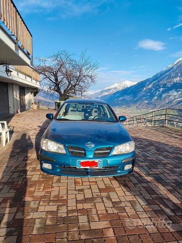 Usata Nissan Almera 90 CV (66 kW) 2002 Blu Berlina