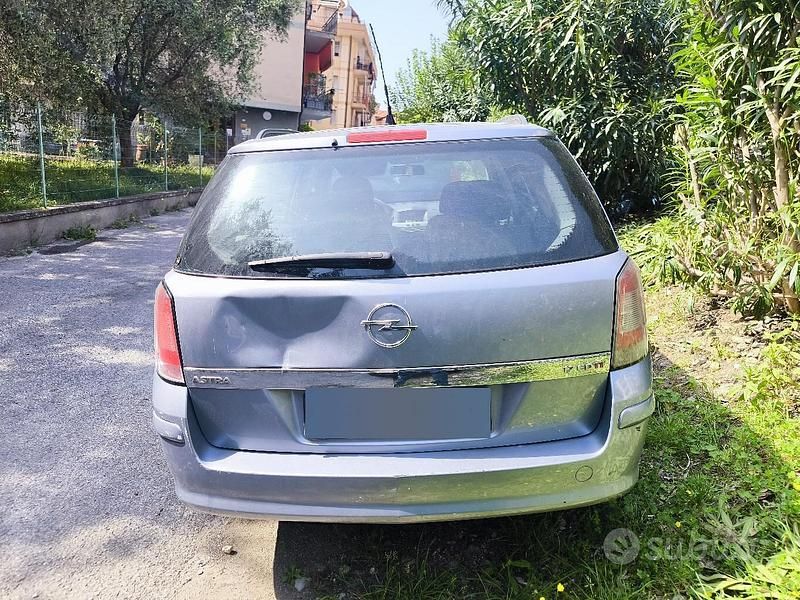 Usata Opel Astra 101 CV (74 kW) 2009 Grigio Station wagon
