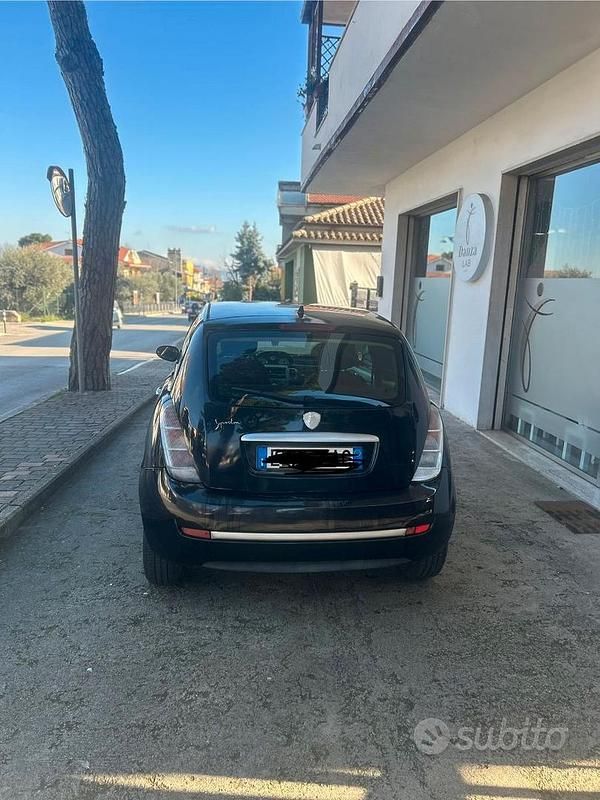 Usata Lancia Ypsilon 60 CV (44 kW) 2007 Nero Utilitaria