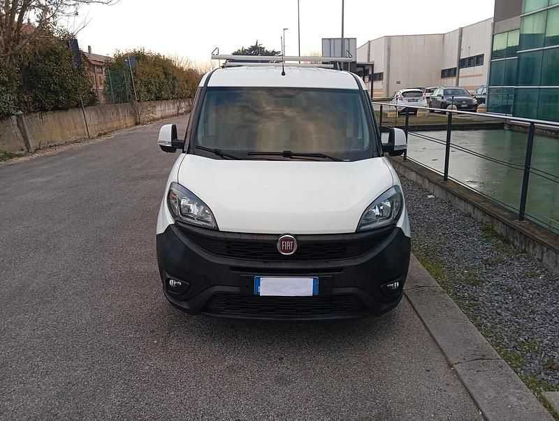 Usata Fiat Doblò 95 CV (69 kW) 2018 Bianco Monovolume