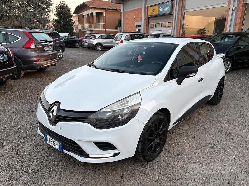 Bianco Usata 2017 Renault Clio IV Tre volumi | 2900 € (Super prezzo) - Immagine 1/4
