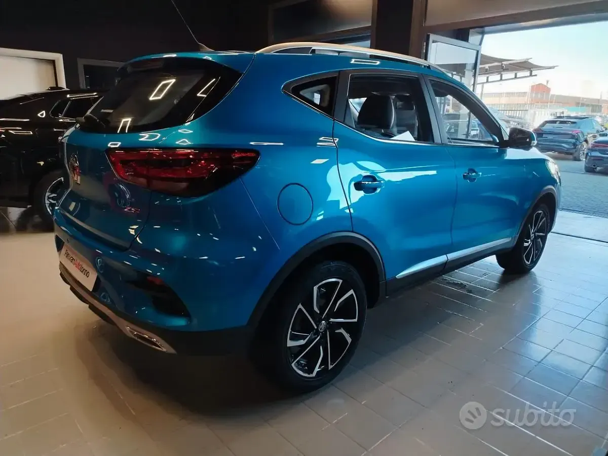 Usata MG ZS Luxury 106 CV (77 kW) 2025 Blu SUV
