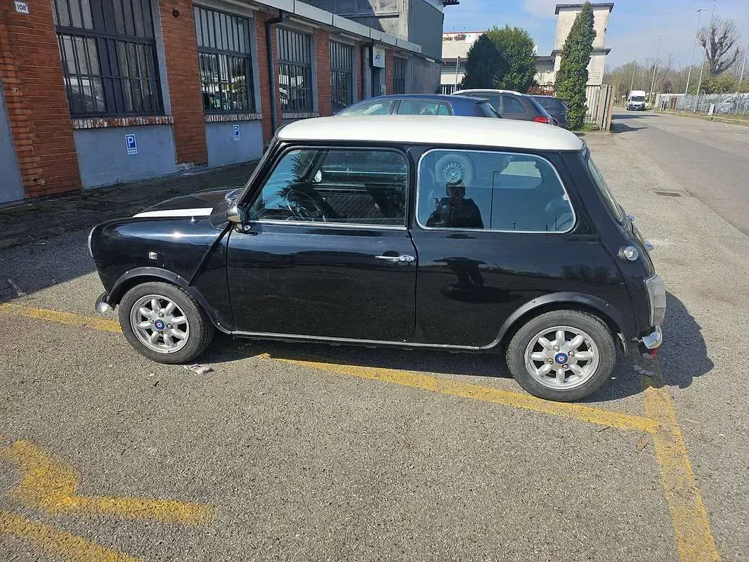 Usata Rover Mini 63 CV (46 kW) 1992 Nero Berlina