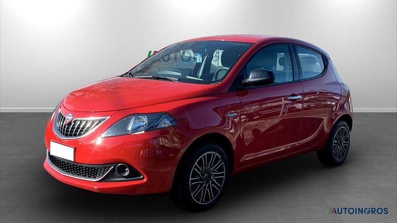 Usata Lancia Ypsilon Gold 69 CV (50 kW) 2023 Rosso Utilitaria