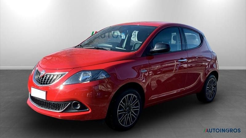Usata Lancia Ypsilon Gold 69 CV (50 kW) 2023 Rosso Utilitaria
