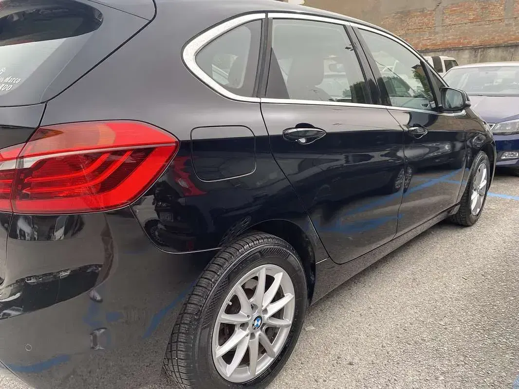 Usata BMW 214 Active Tourer Advantage 95 CV (69 kW) 2017 Nero Monovolume