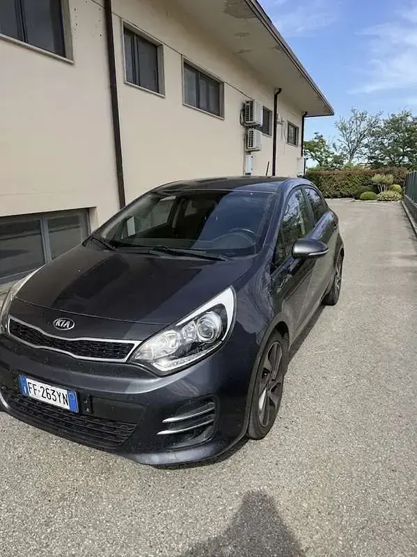 Usata Kia Rio 75 CV (55 kW) 2016 Utilitaria