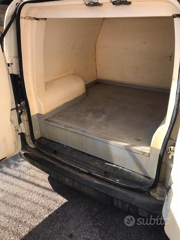 Usata Fiat Fiorino 75 CV (55 kW) 2010 Bianco Monovolume