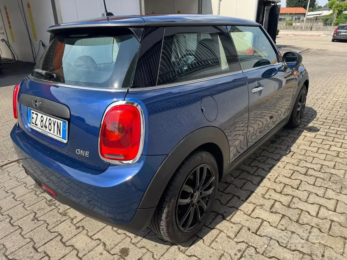 Usata Mini ONE 102 CV (75 kW) 2015 Blu Utilitaria