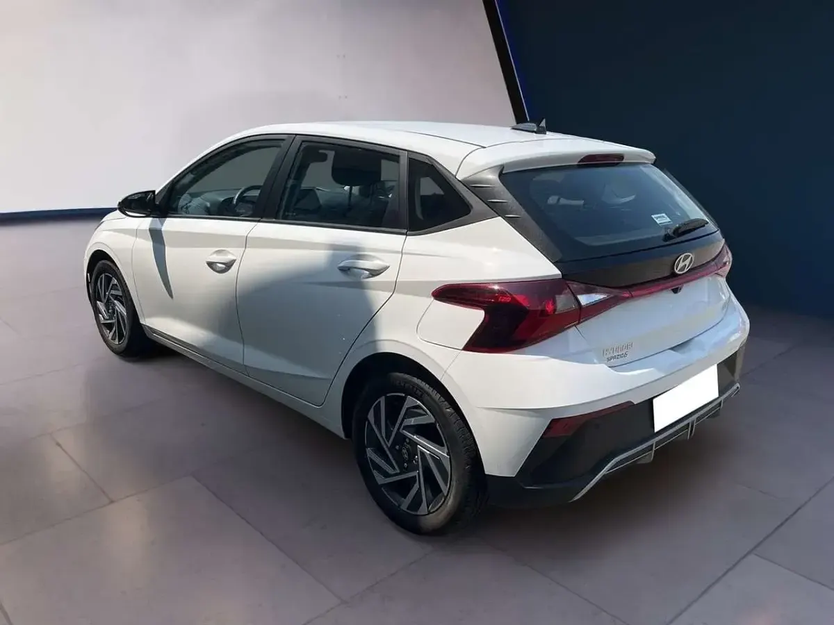 Usata Hyundai i20 84 CV (61 kW) 2023 Bianco Utilitaria