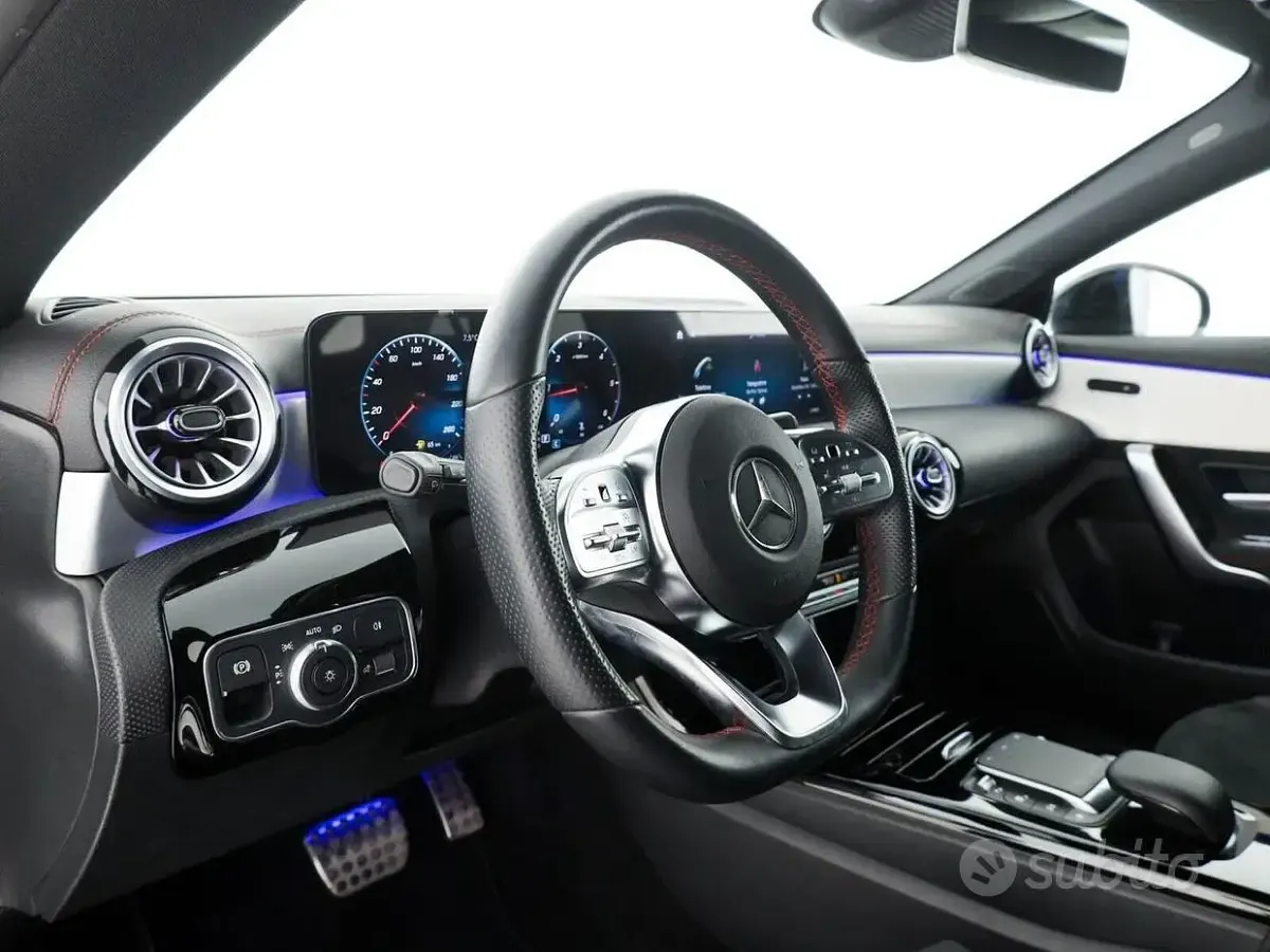 Begagnad Mercedes CLA200 Premium Plus 150 HK (110 kW) 2022 Vit Kombi