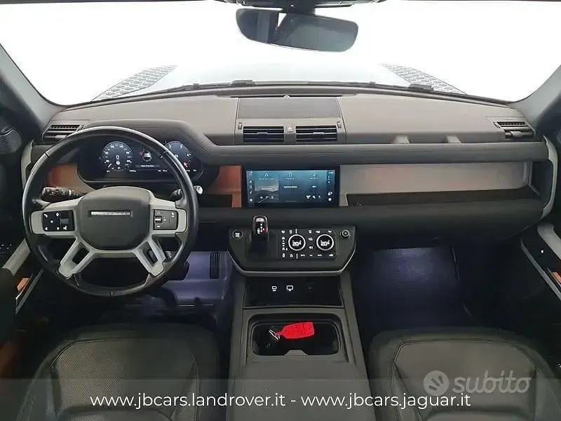 Usata Land Rover Defender Dynamic 200 CV (147 kW) 2022 Grigio SUV