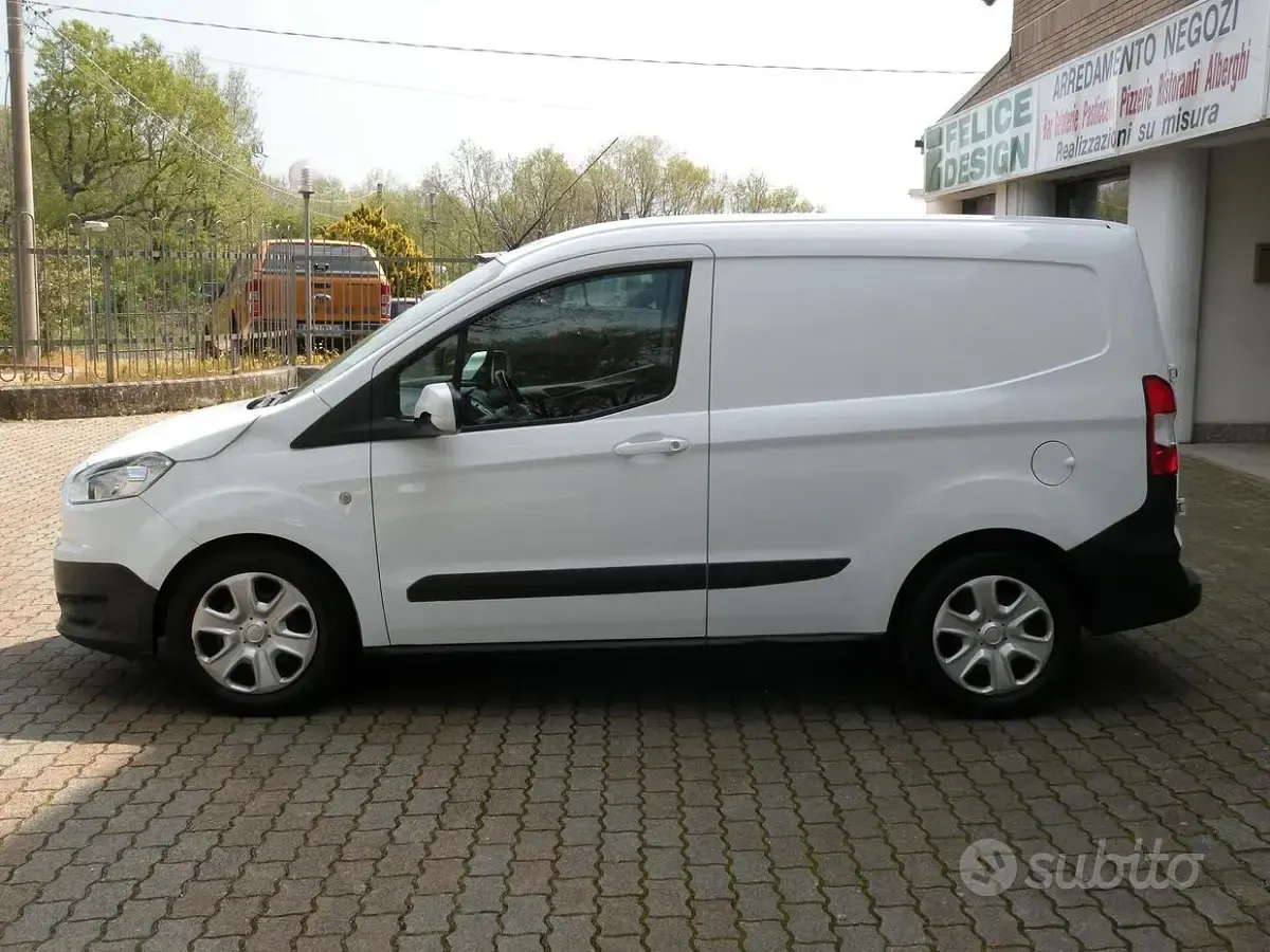 Usata Ford Courier 75 CV (55 kW) 2018 Bianco Monovolume