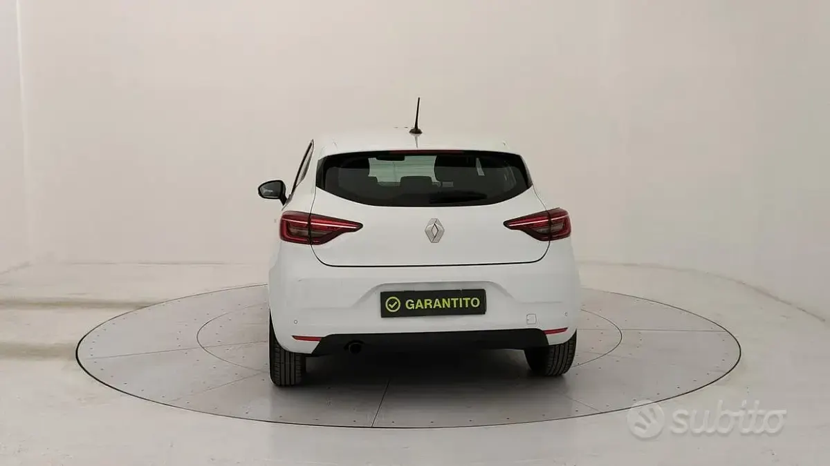 Occasion Renault Clio V Business 86 PK (63 kW) 2021 Wit Sedan