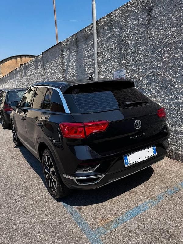 Usata VW T-Roc 115 CV (84 kW) 2019 Nero SUV