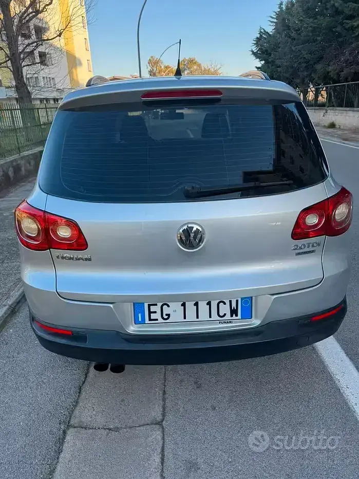Usata VW Tiguan 140 CV (102 kW) 2011 Grigio SUV