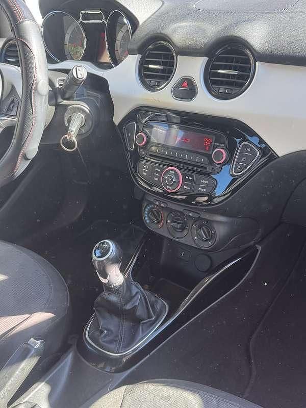 Usata Opel Adam Glam 87 CV (63 kW) 2017 Utilitaria